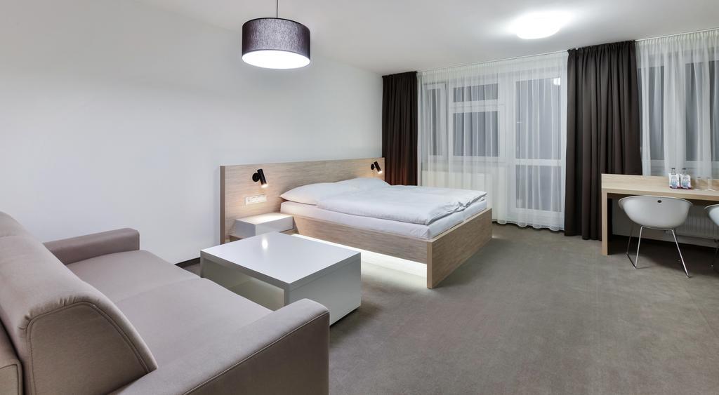 Hotel Morava Otrokovice Habitación foto